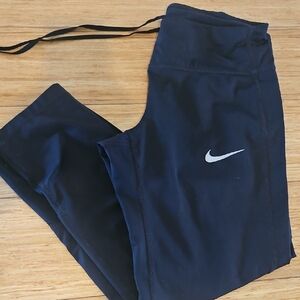 Nike Black Cropped Leggings